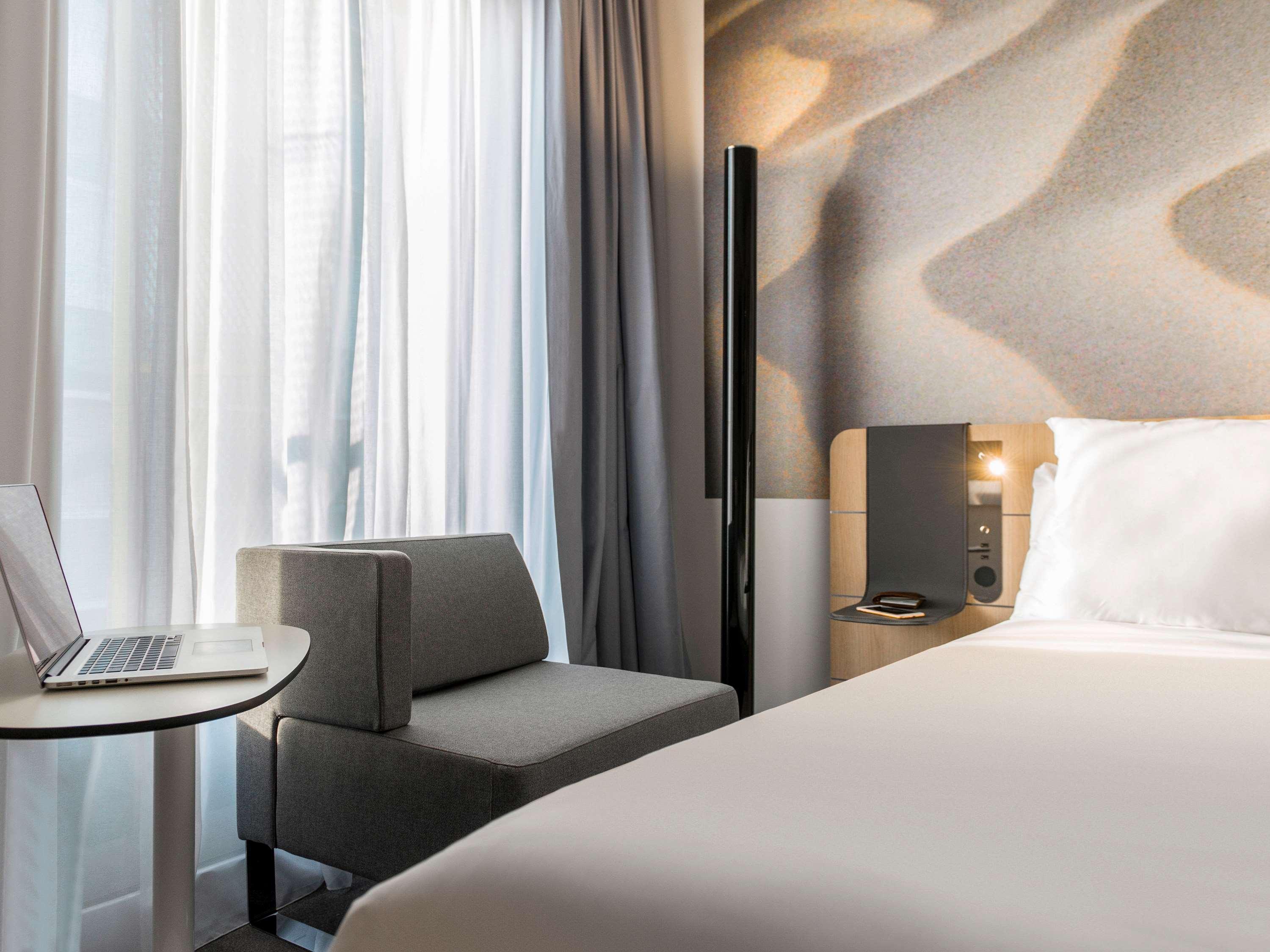 Novotel Charleroi Centre Экстерьер фото