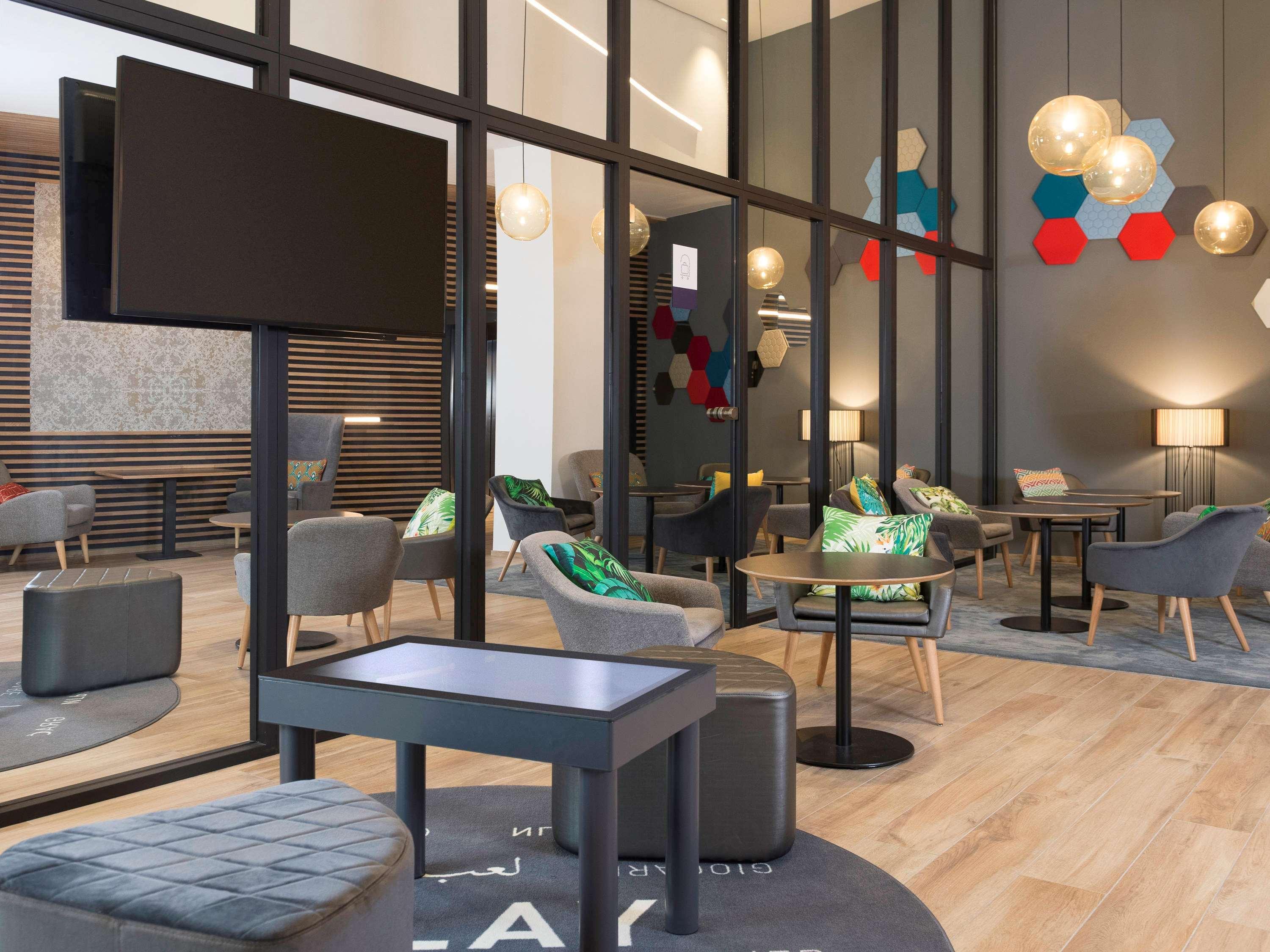 Novotel Charleroi Centre Экстерьер фото
