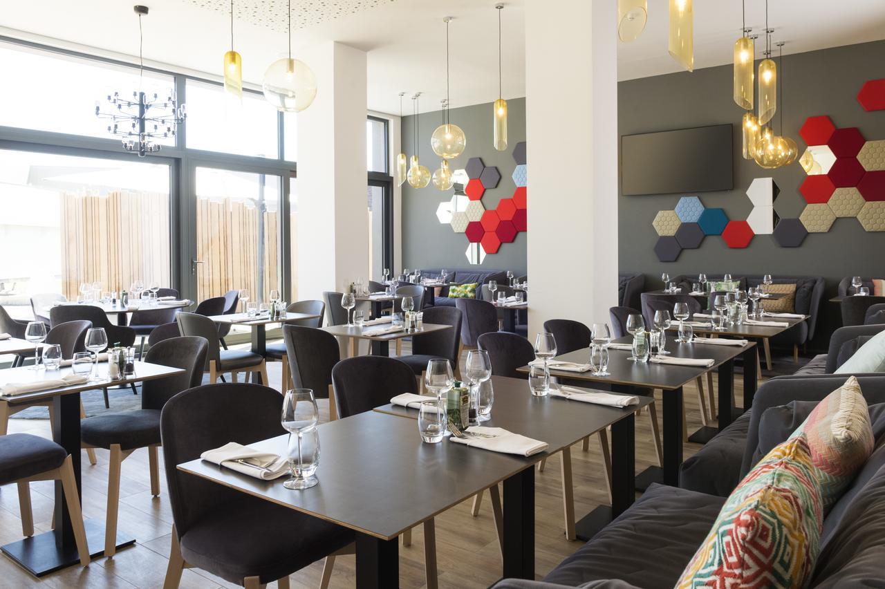 Novotel Charleroi Centre Экстерьер фото